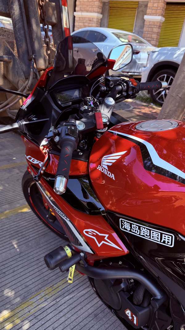 二手本田CBR400R