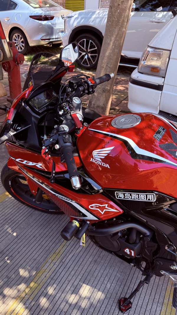 二手本田CBR400R