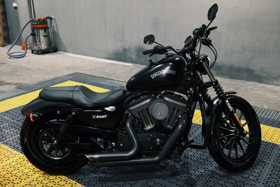 二手哈雷戴维森Iron883 硬汉