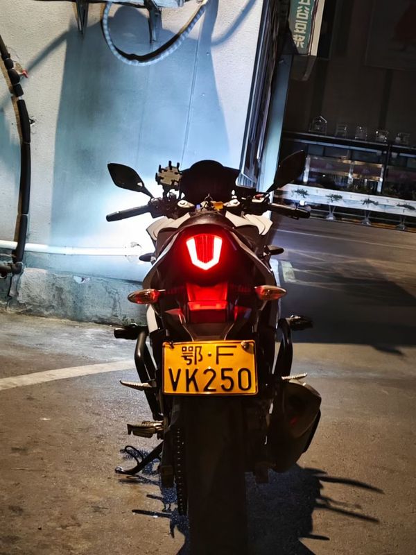 二手豪爵铃木GSX250R