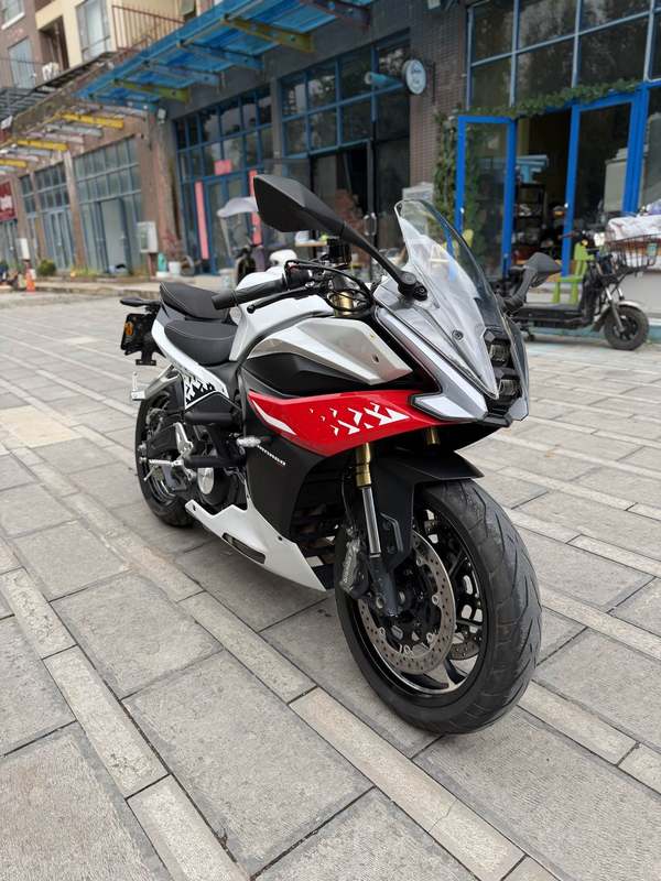 二手贝纳利龙卷风 Tornado 552R