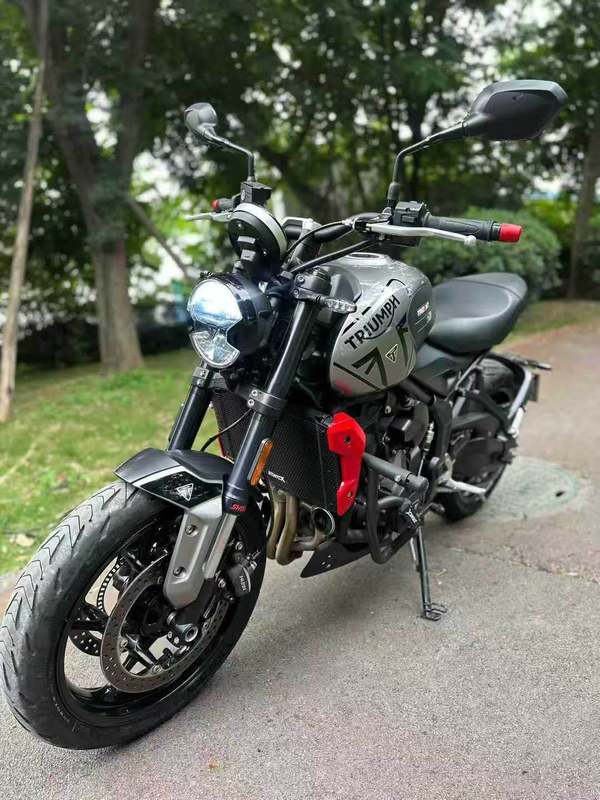 二手凯旋Trident 660