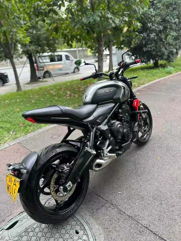 二手凯旋Trident 660