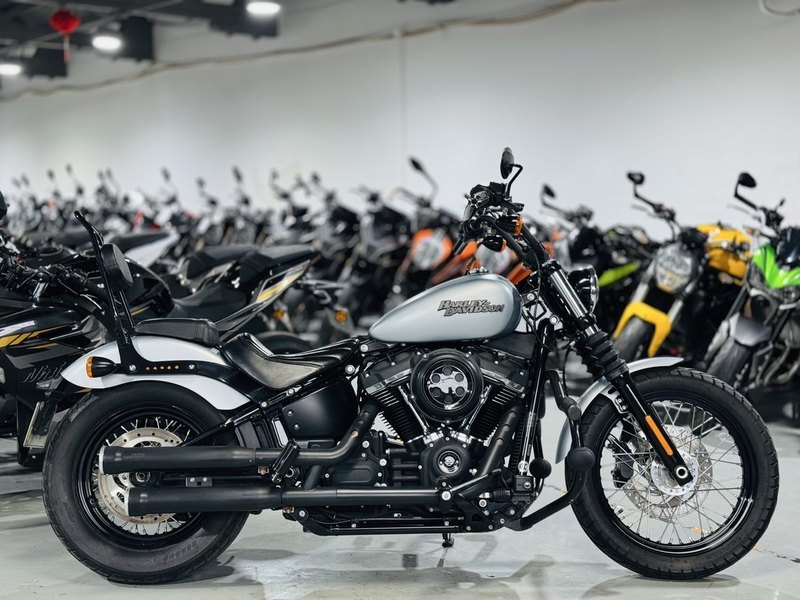 二手哈雷戴维森街霸 Street Bob