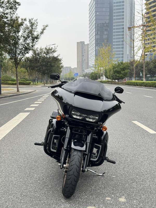 二手哈雷戴维森公路滑翔 Road Glide