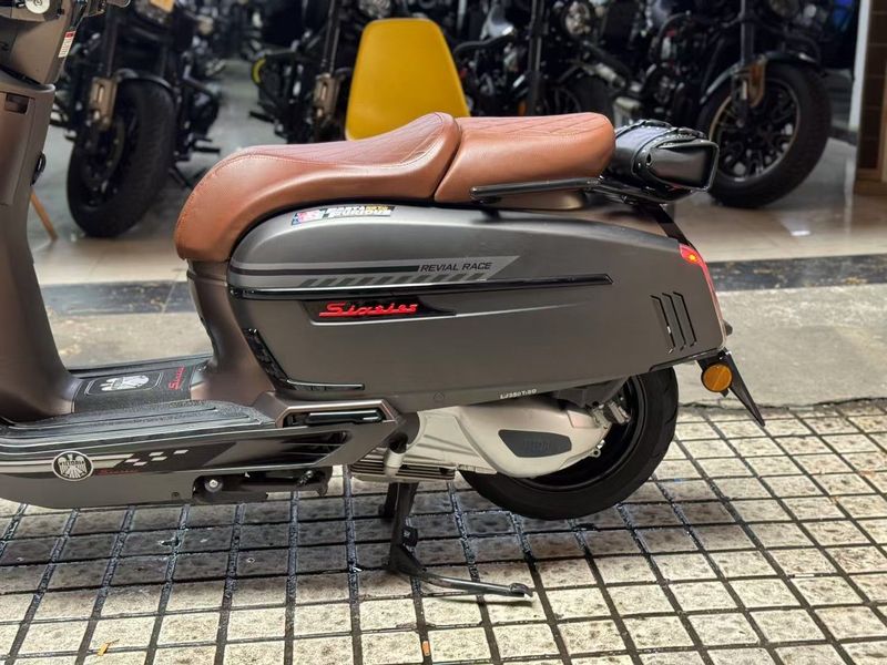 二手维多利亚Sixties 250Si