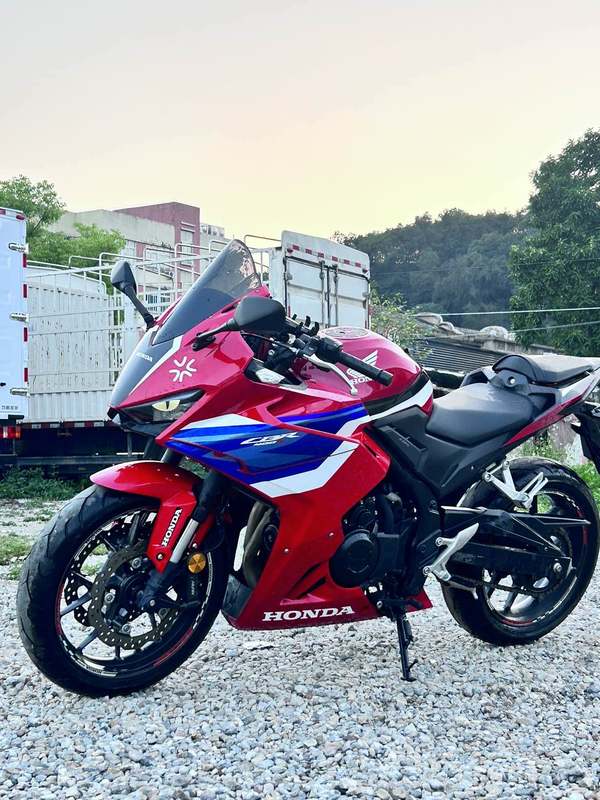 二手本田CBR400R