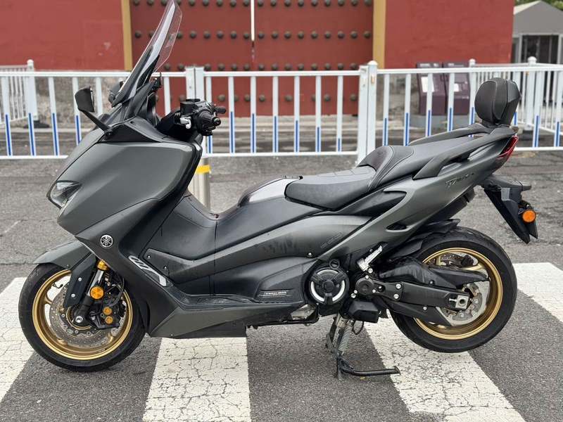 二手雅马哈TMAX