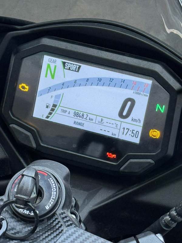 二手川崎ZX-4R