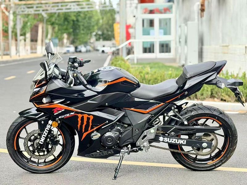 二手豪爵铃木GSX250R