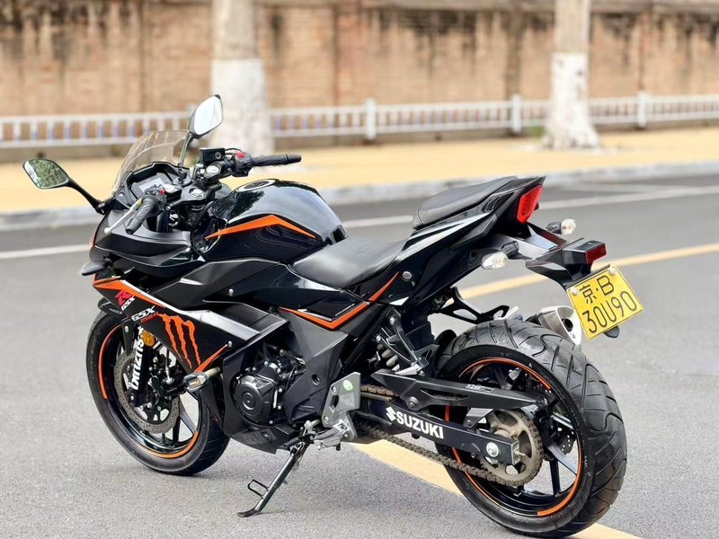 二手豪爵铃木GSX250R