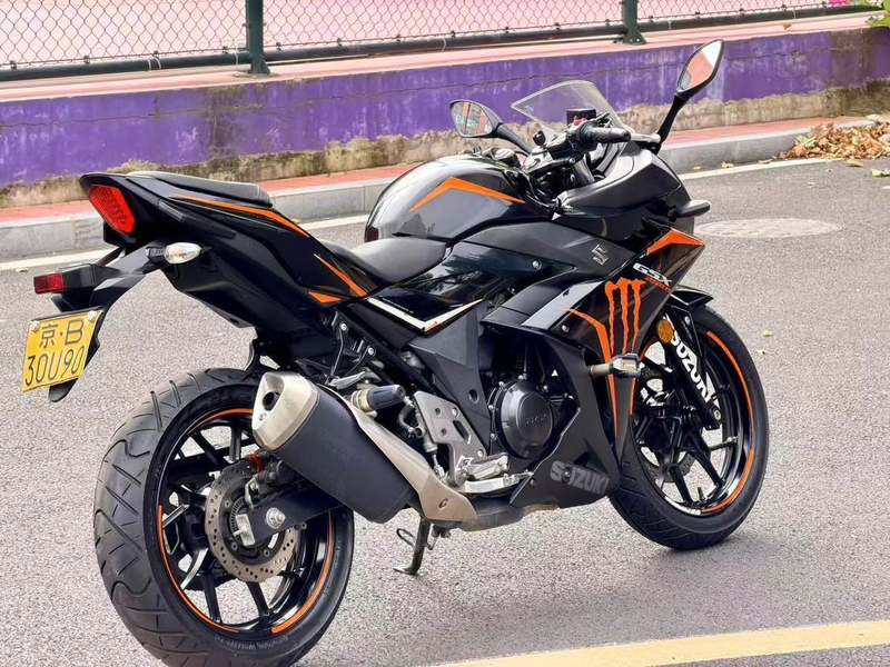 二手豪爵铃木GSX250R