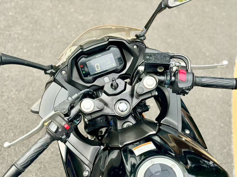 二手豪爵铃木GSX250R