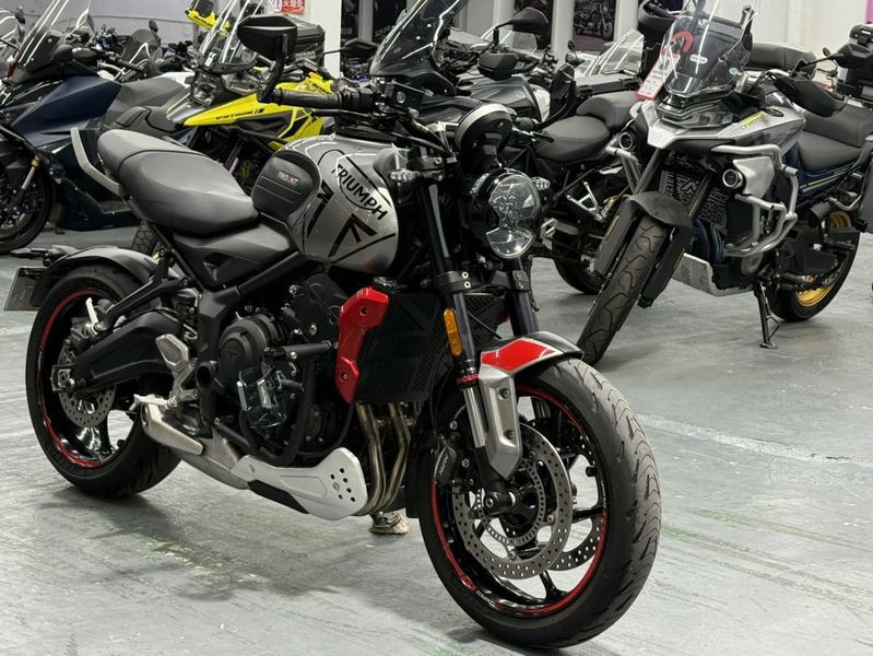 二手凯旋Trident 660