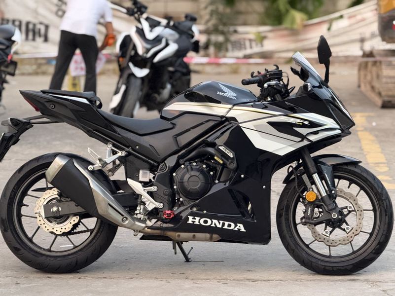 二手本田CBR400R