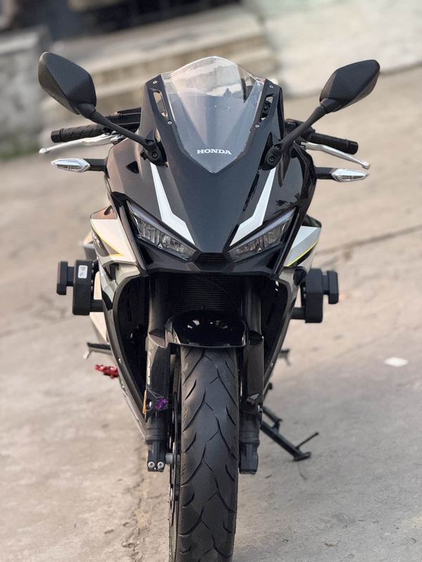 二手本田CBR400R