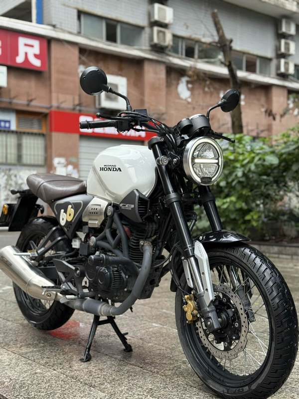 二手五羊本田鸷道 CB190SS