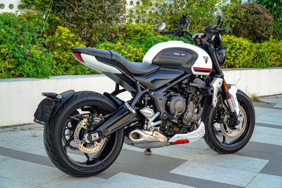 二手凯旋Trident 660