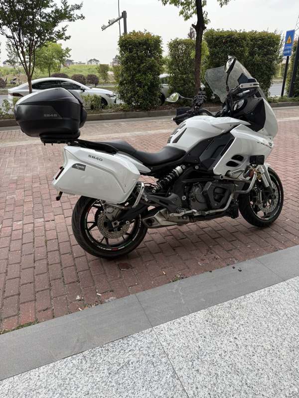 二手贝纳利600GC