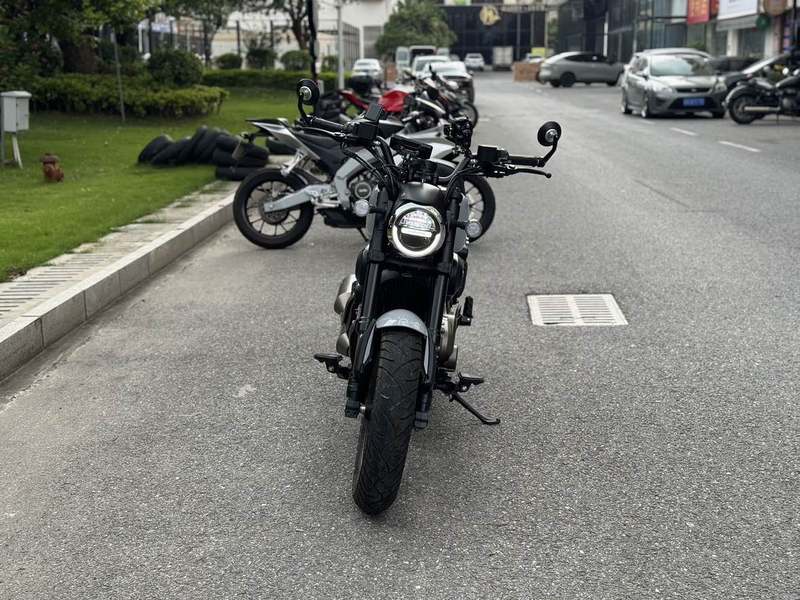 二手QJMOTOR闪300