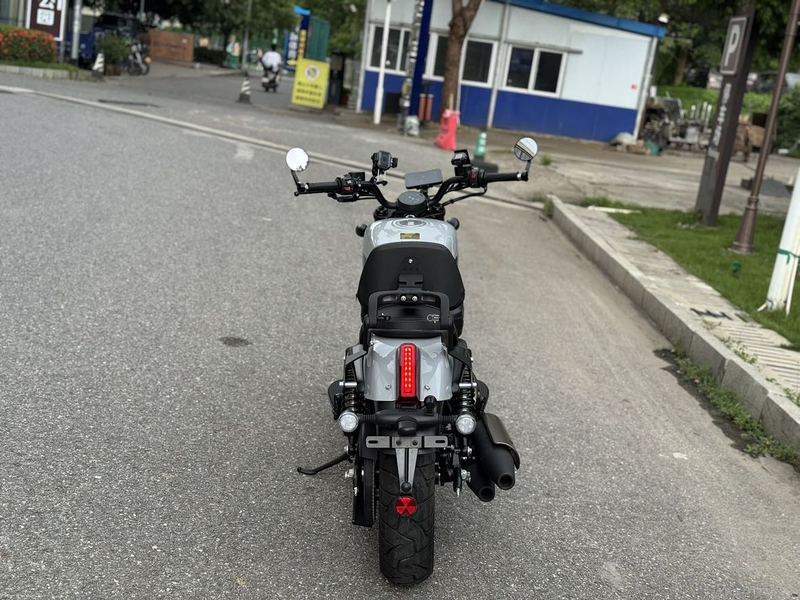 二手QJMOTOR闪300