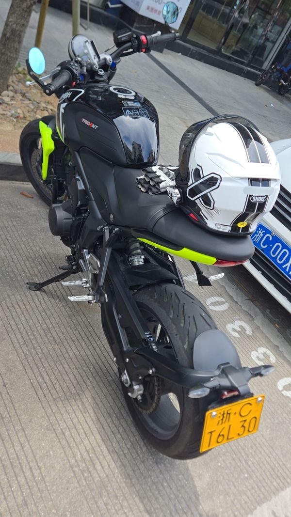 二手凯旋Trident 660