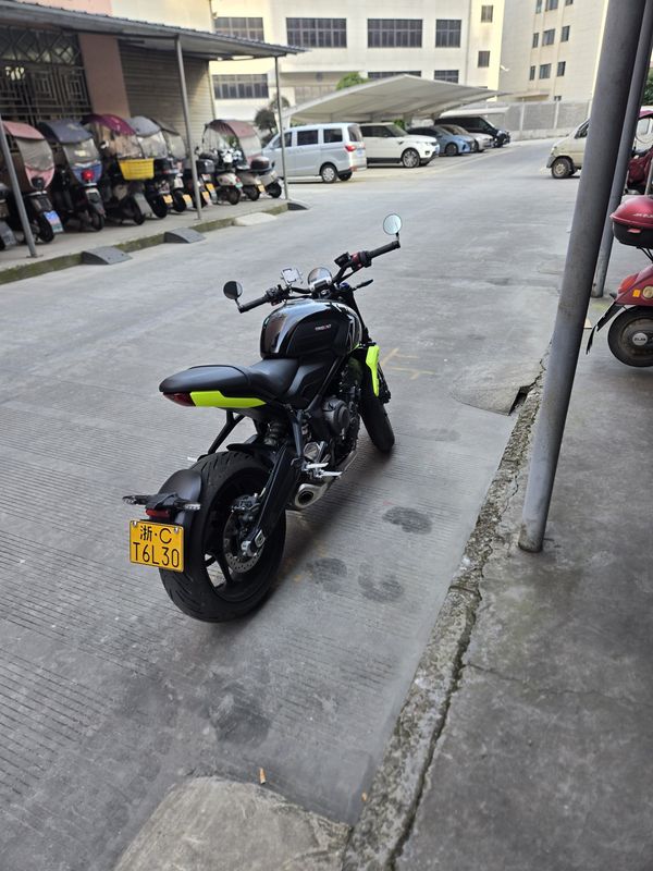 二手凯旋Trident 660