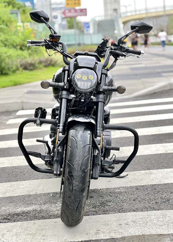 二手香帅金刚狼800S