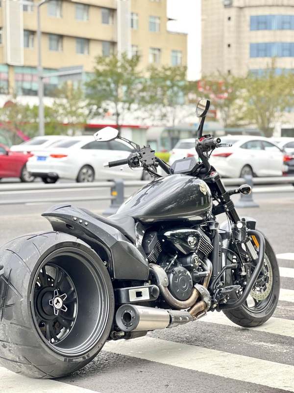 二手香帅金刚狼800S