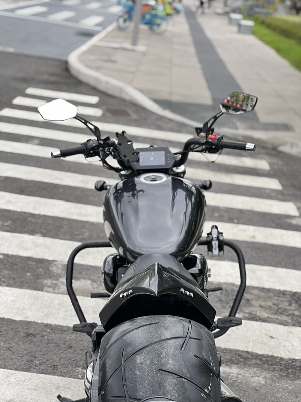 二手香帅金刚狼800S