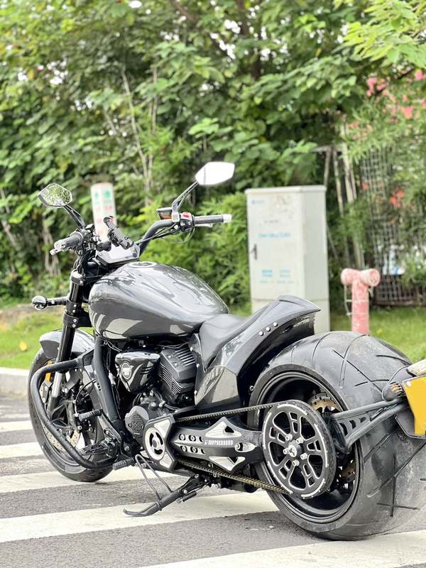 二手香帅金刚狼800S