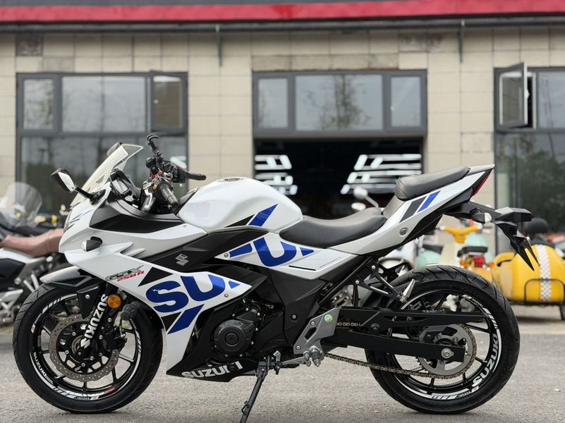 二手豪爵铃木GSX250R