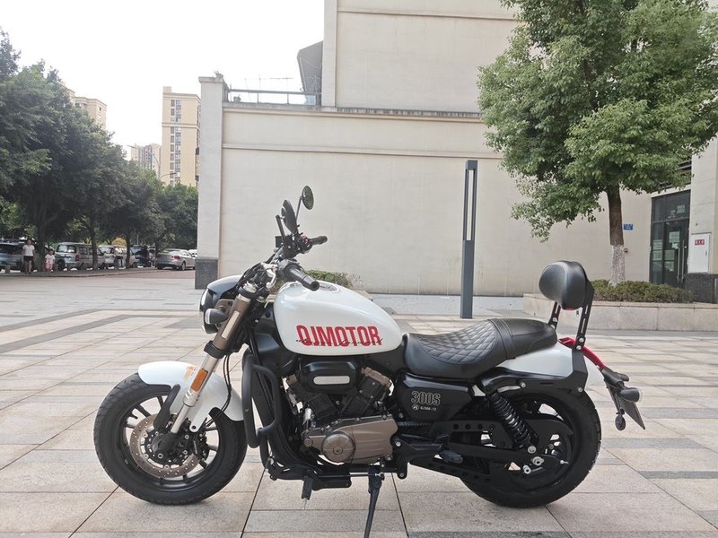 二手QJMOTOR闪300