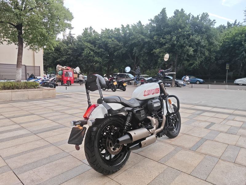 二手QJMOTOR闪300
