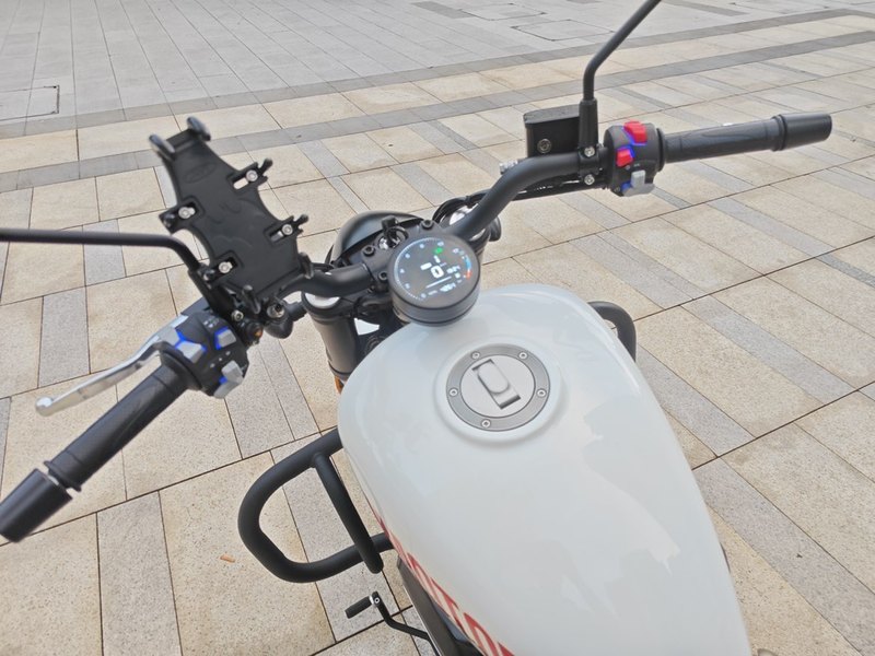 二手QJMOTOR闪300