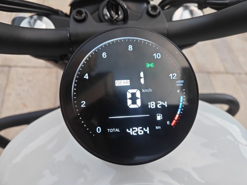 二手QJMOTOR闪300