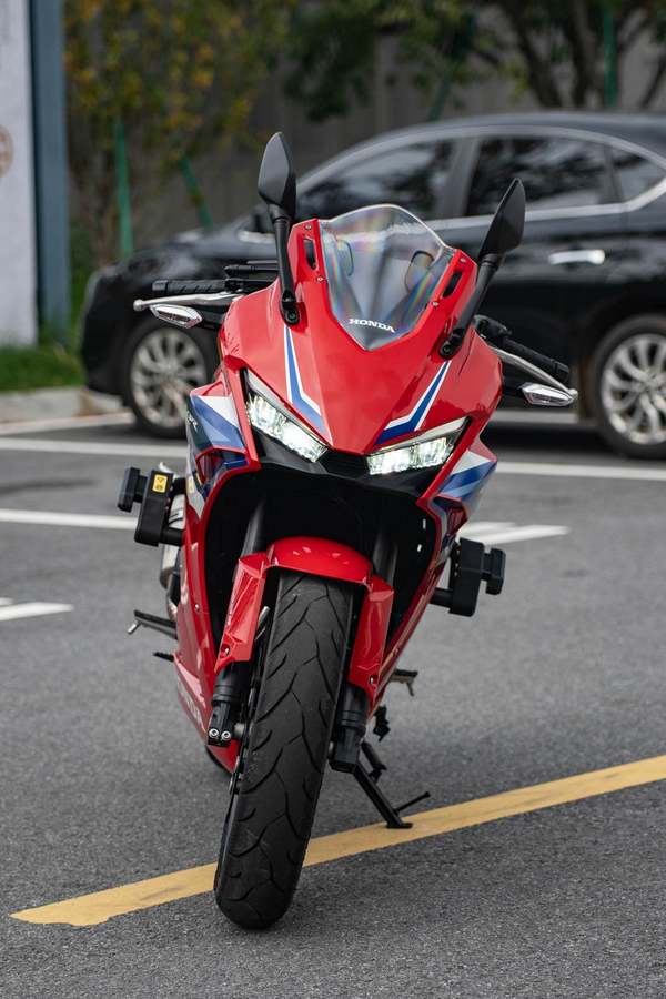 二手本田CBR400R