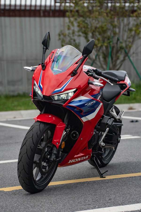 二手本田CBR400R
