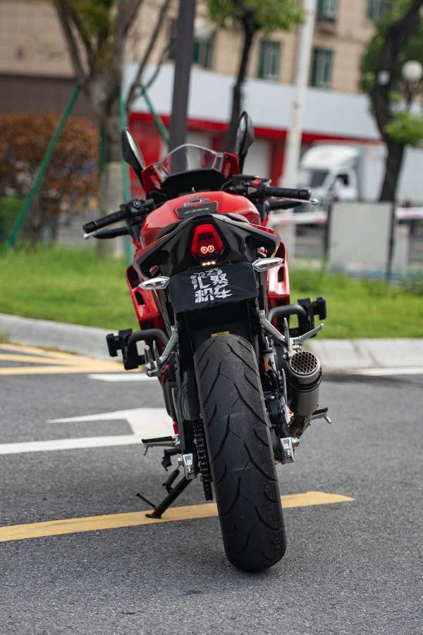 二手本田CBR400R