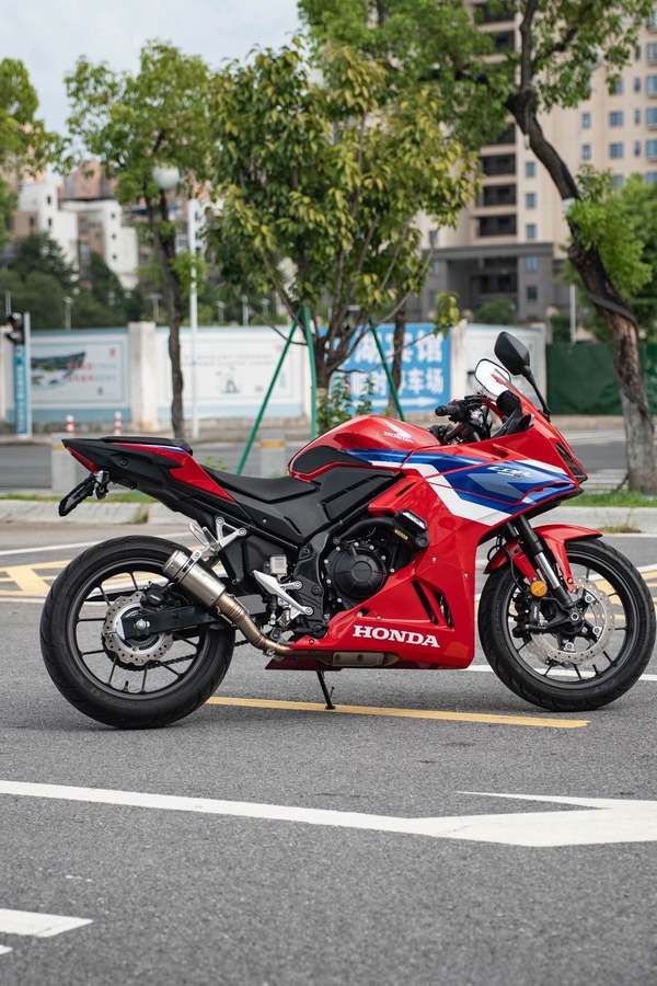 二手本田CBR400R