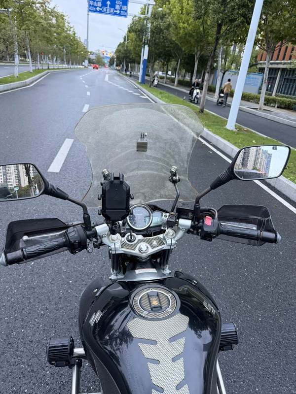 二手豪爵铃木骊驰 GW250