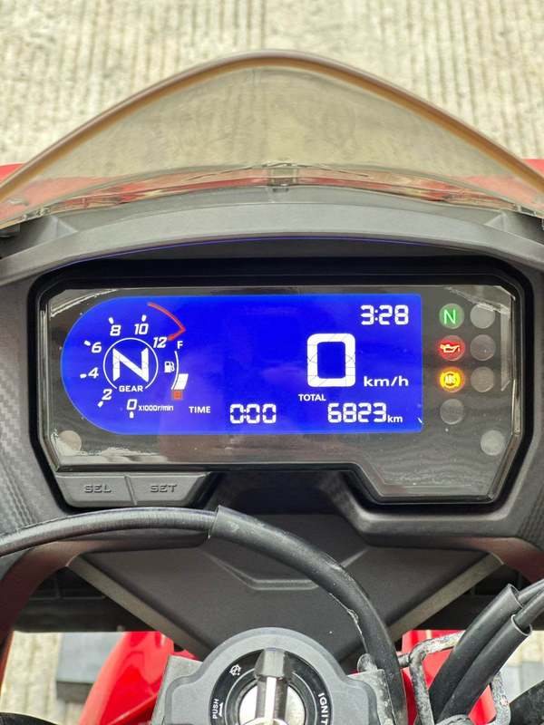 二手本田CBR400R