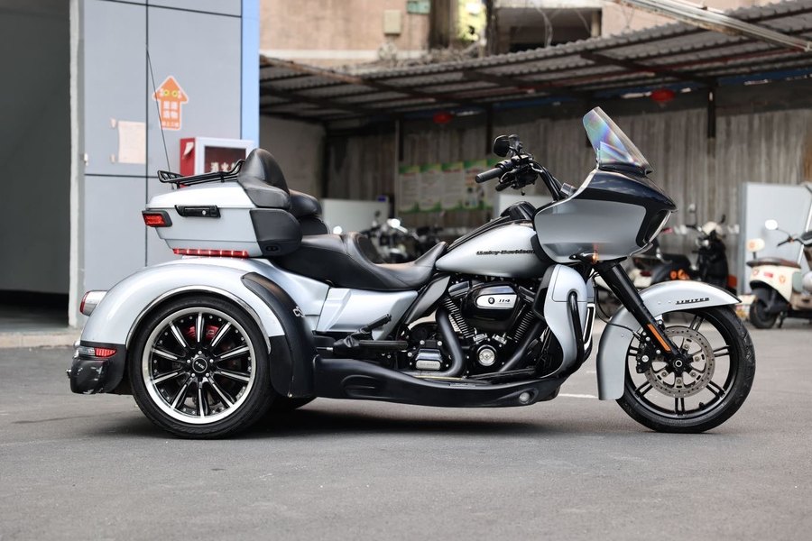 二手哈雷戴维森Tri Glide
