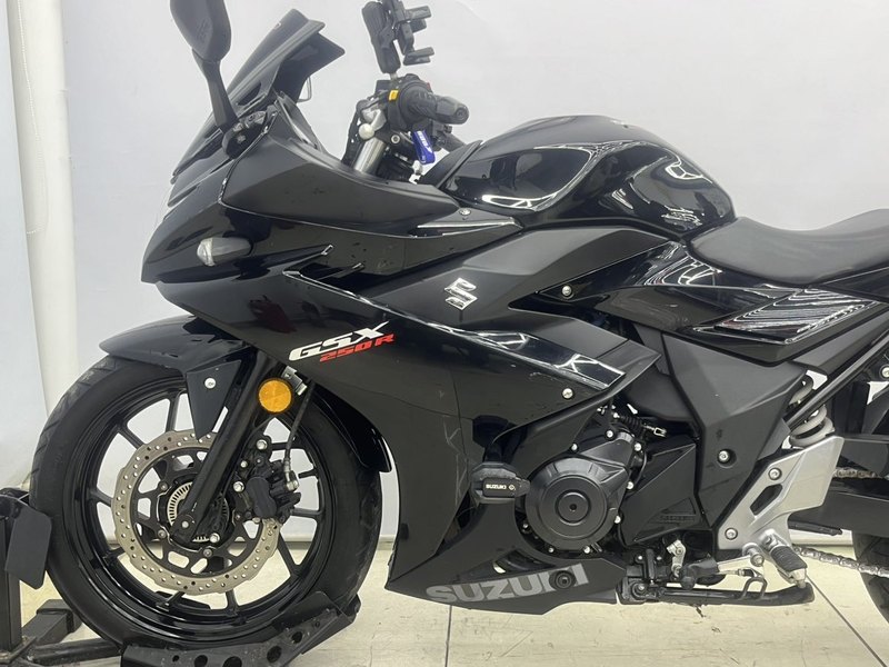 二手豪爵铃木GSX250R