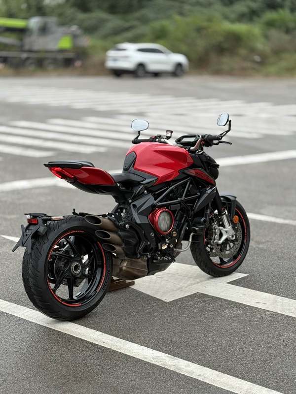 二手奥古斯塔Brutale 800