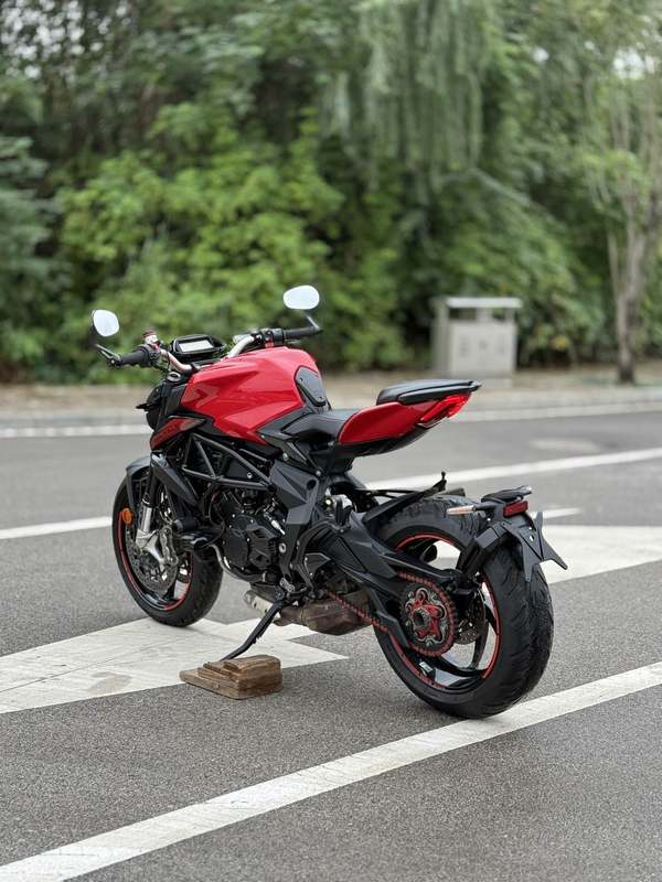 二手奥古斯塔Brutale 800