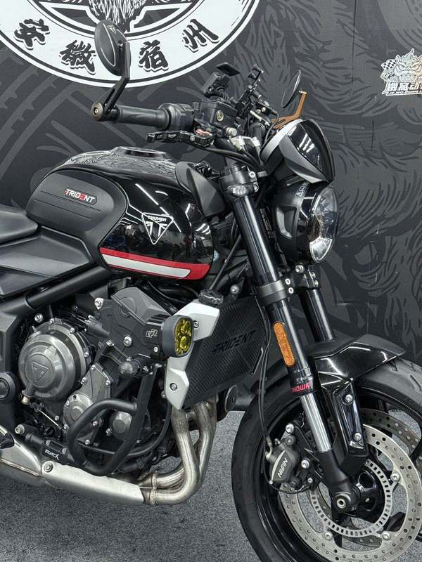 二手凯旋Trident 660