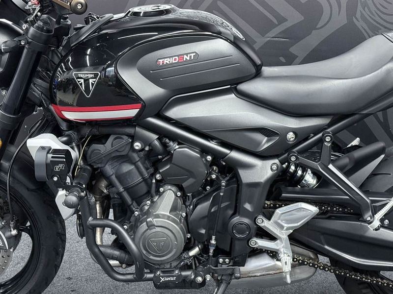 二手凯旋Trident 660