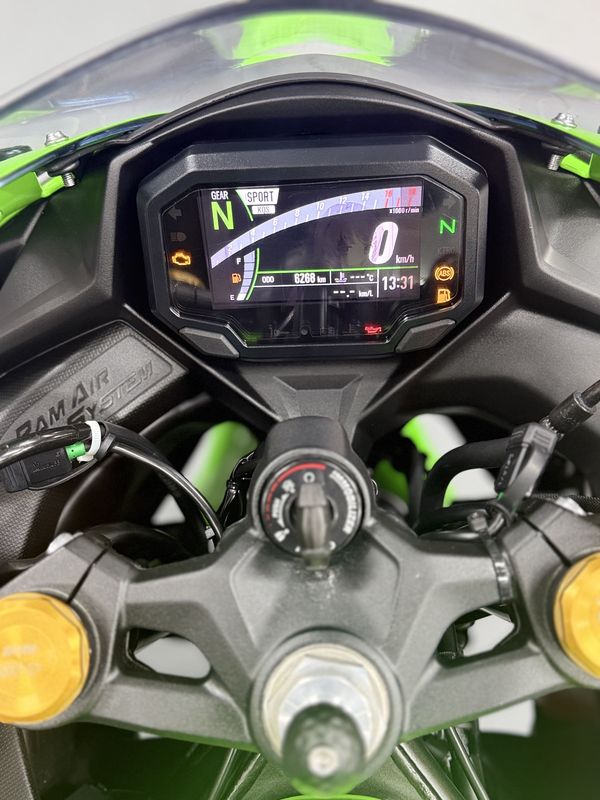 二手川崎ZX-4R