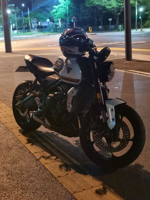 二手凯旋Trident 660